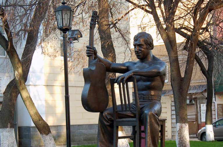 Всегда живой