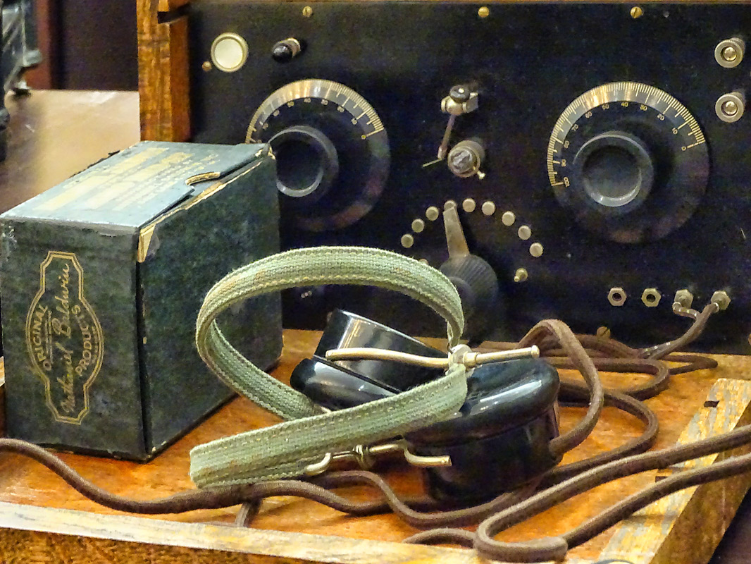 Радио с наушниками. США, начало 20 века. 
